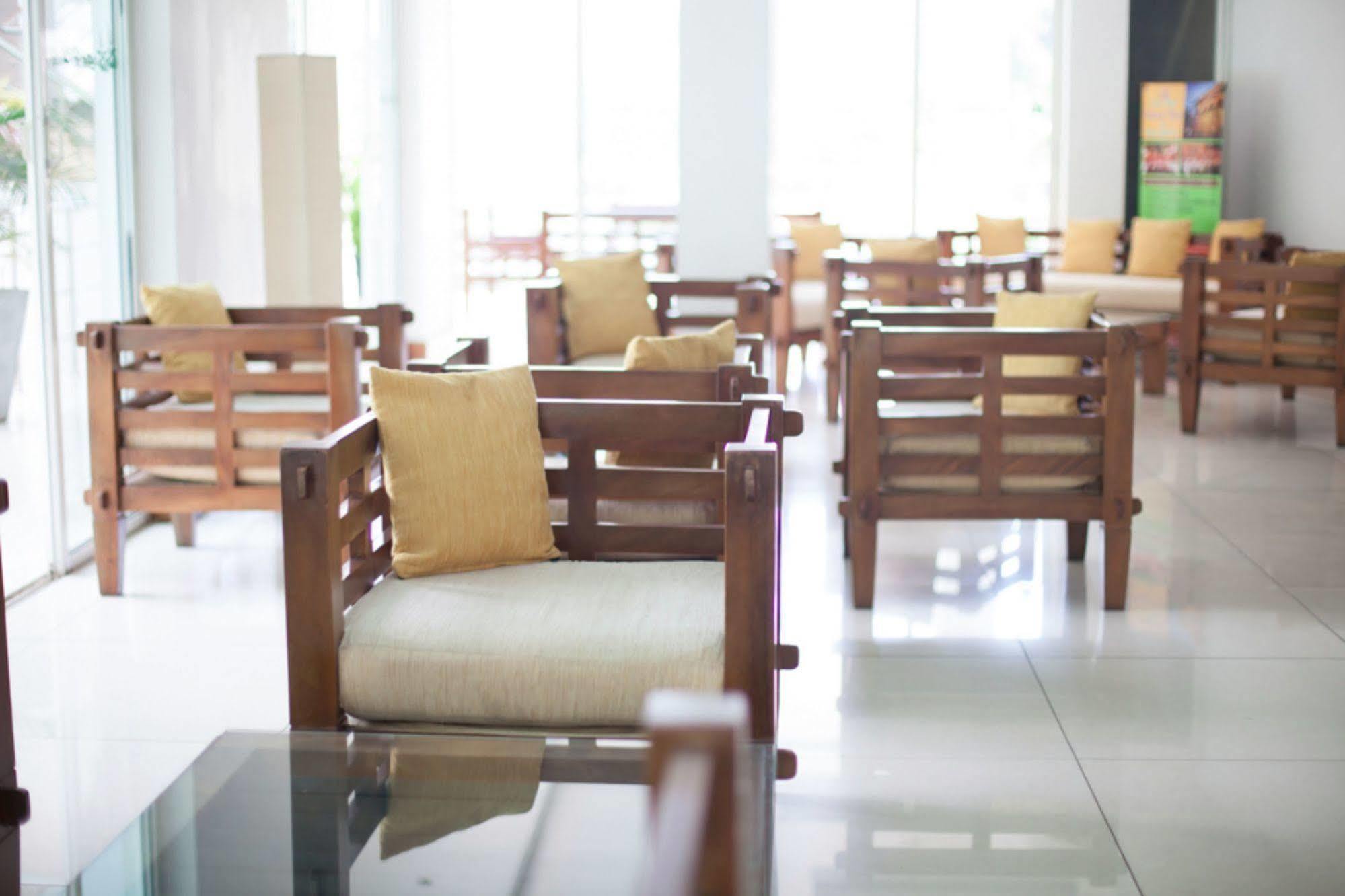 Senani Hotel Κάντι Εξωτερικό φωτογραφία