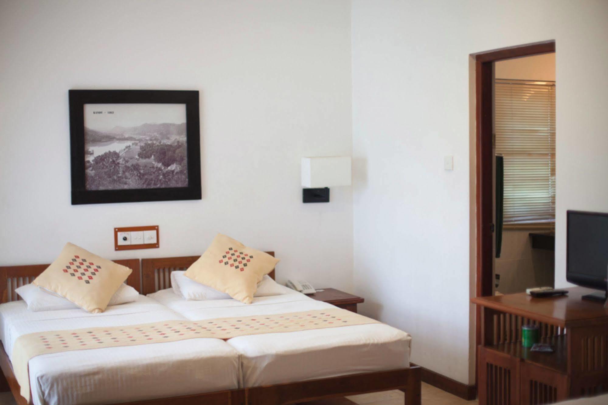 Senani Hotel Κάντι Εξωτερικό φωτογραφία