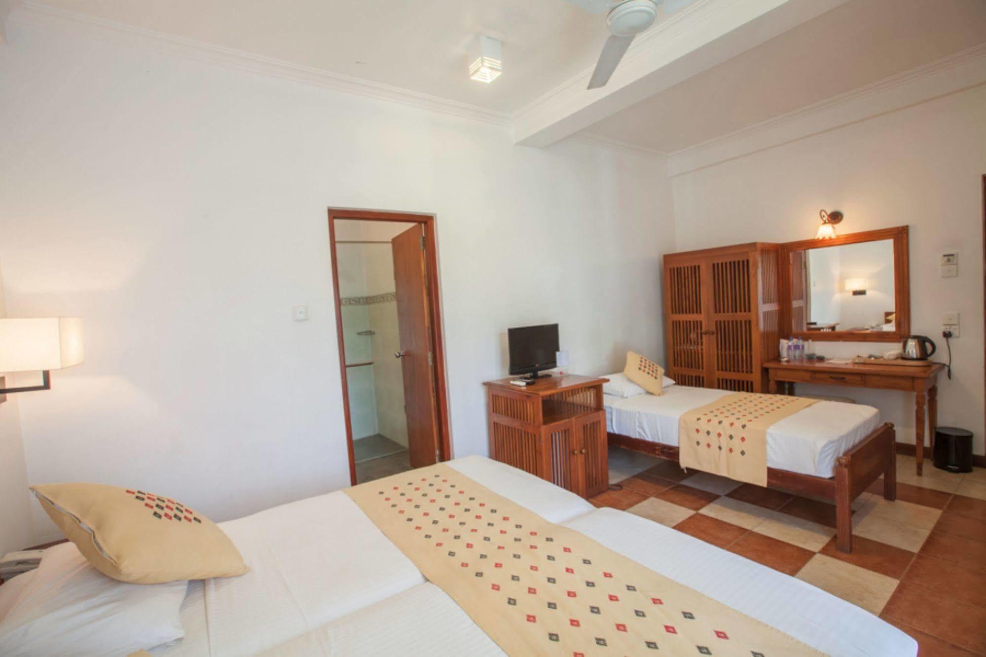 Senani Hotel Κάντι Εξωτερικό φωτογραφία